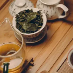 Gleam Porcelain Teapot